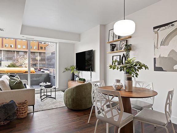 4th image of 1025 5th Ave SW #109