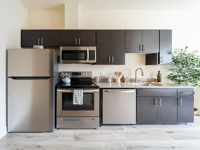 Capitol Hill Apartments — Photo 10
