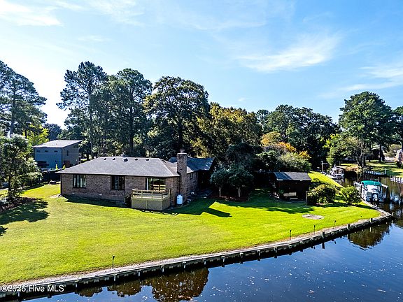 3rd image of 2128 Rivershore Road
