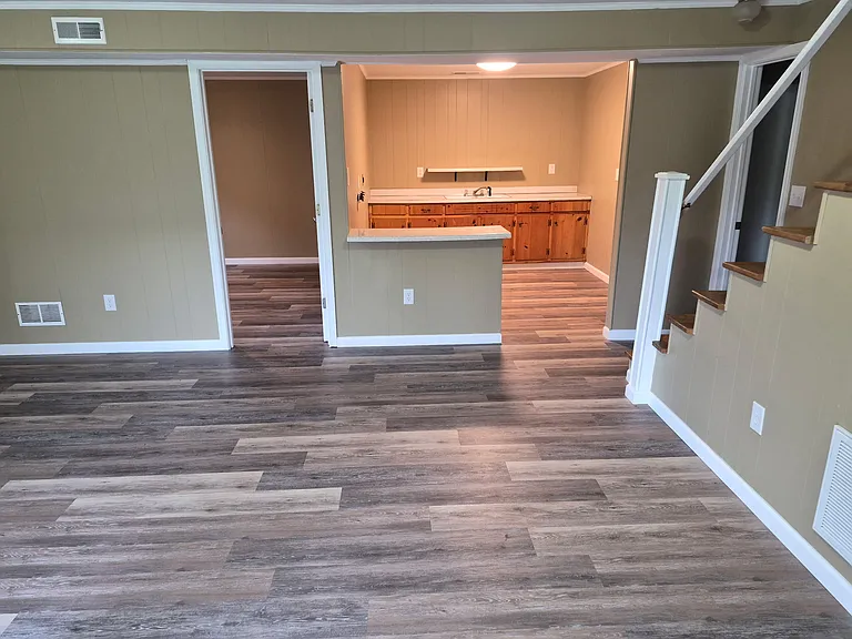694 Phillip St — Photo 13