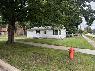 33 S Aldine Ave, Elgin, IL 60123
