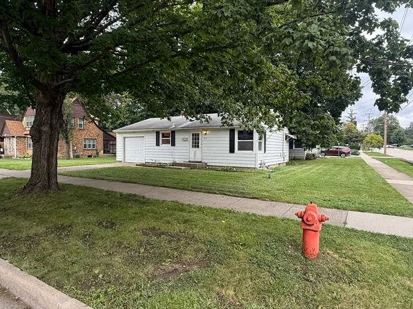 33 S Aldine Ave, Elgin, IL 60123