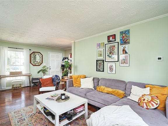 4th image of 236 Johnson Ave