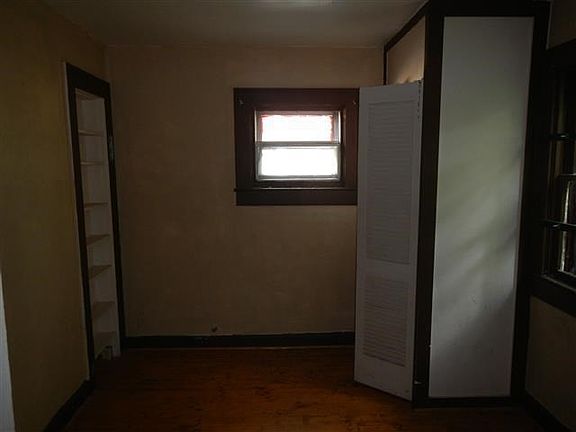 5th image of 2817 E 17th St
