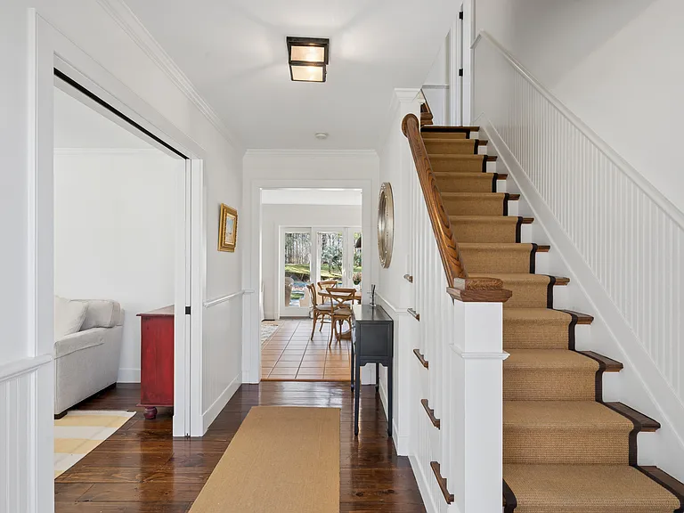 8 Lauras Ln — Photo 12