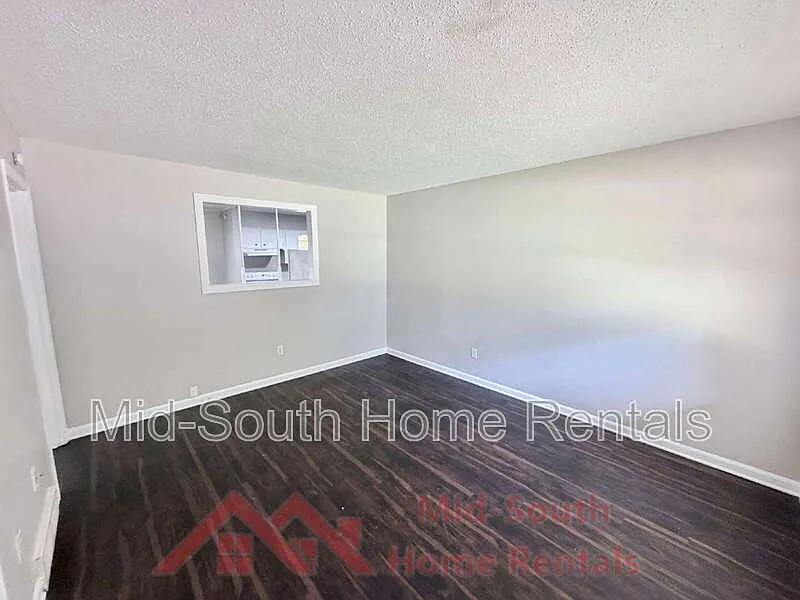 3 bed, 1.5 bath, 1147 sqft, $1,095 — Photo 4
