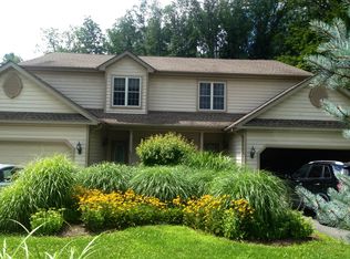 4017 Pond View Dr, South Abington Township, PA 18411