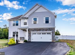 25 Eldon Ln, Carlisle, PA 17015