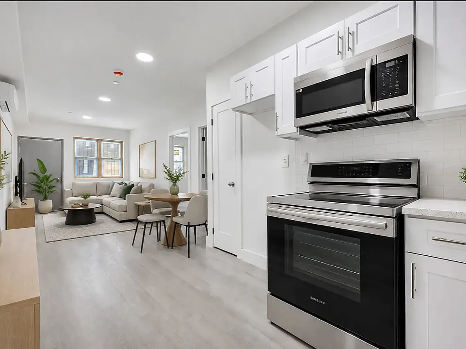 431 Warwick Street — Photo 3