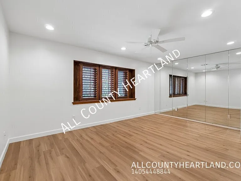 9009 N May Ave #156 — Photo 7