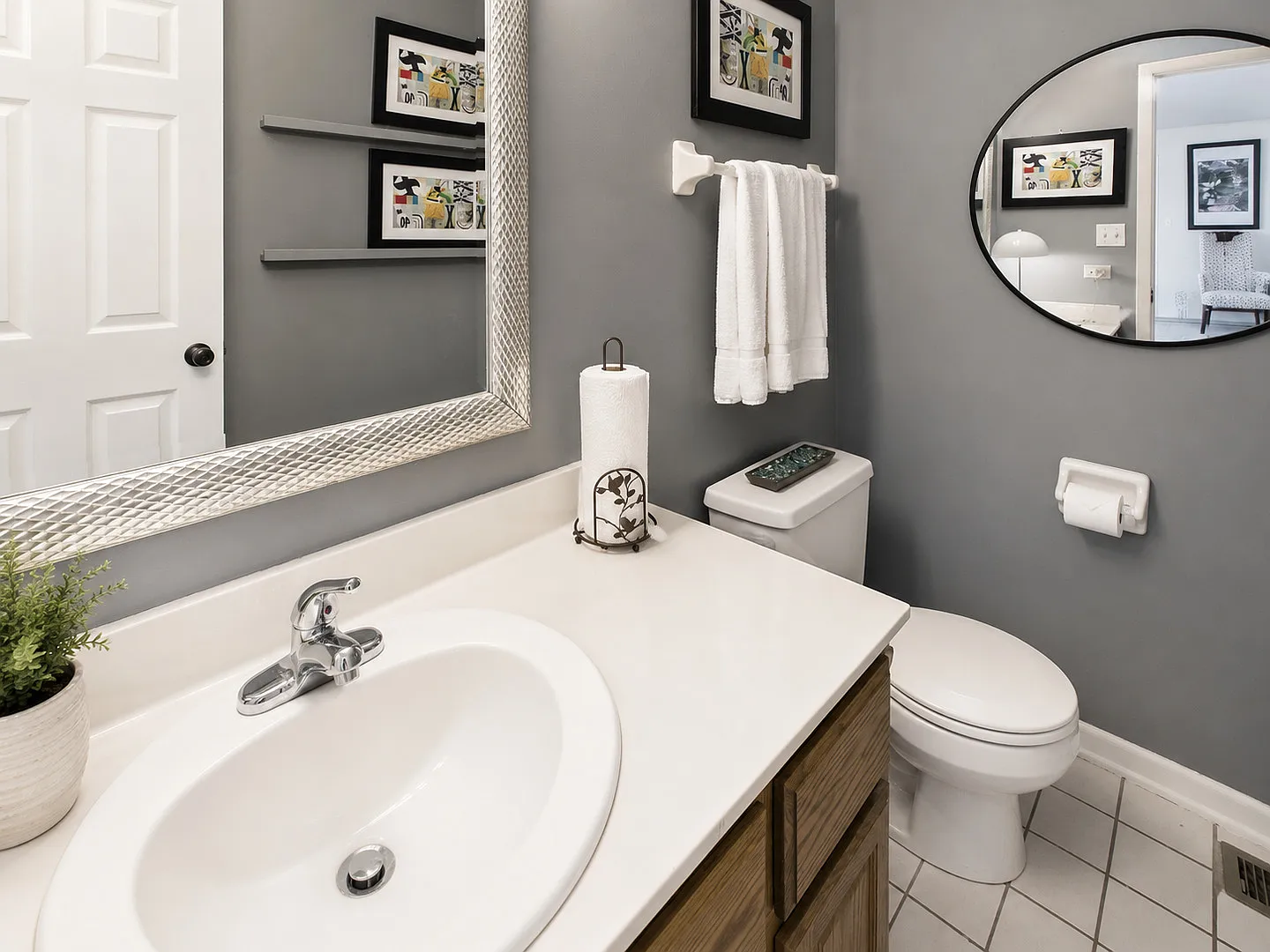 4 bed, 3.5 bath, 2700 sqft, $3,900 — Photo 3