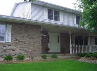 1607 Prairie View Dr, Edwardsville, IL 62025