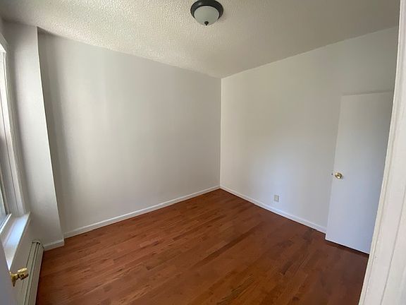 4th image of 520 Sheffield Ave #1R
