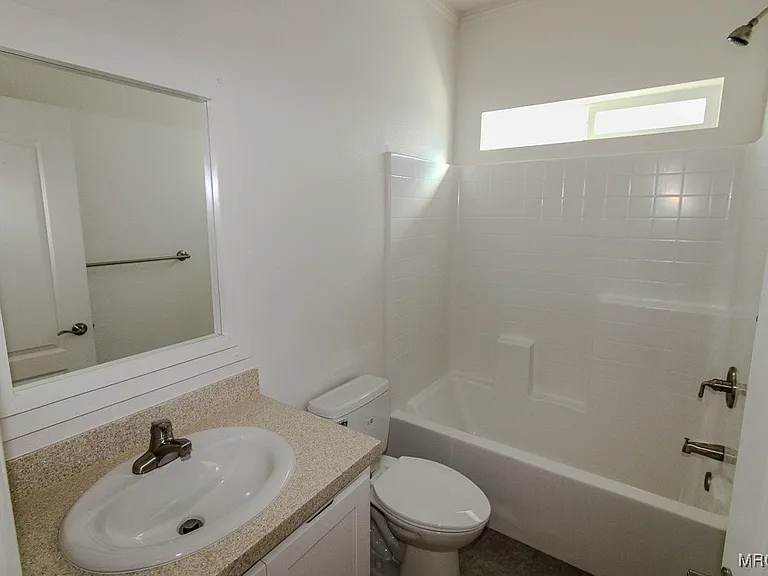 1336 La Crescenta Dr #1 — Photo 24
