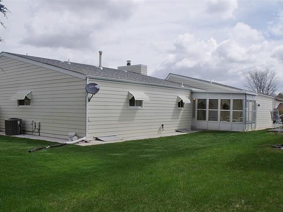 2nd image of 2416 Steven Ave