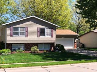 2018 E Rusholme St, Davenport, IA