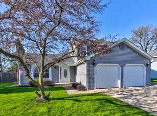 3804 W Prestwick St, McHenry, IL 60050