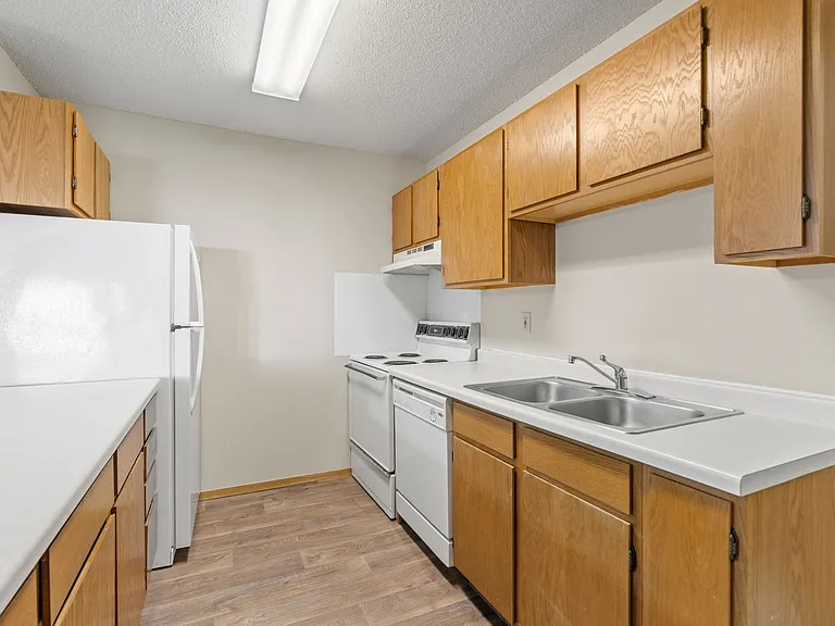 Wyndemere Apartments — Photo 43