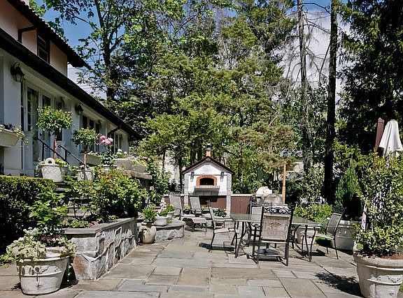 3rd image of 55 Prospect Ave