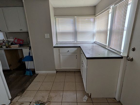 5th image of 3423 Agnes Ave