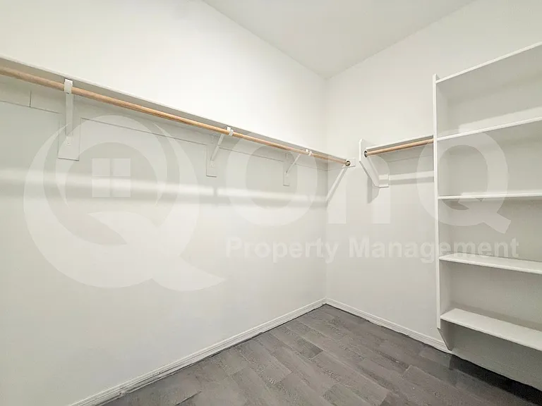 1265 E Kingman St — Photo 43