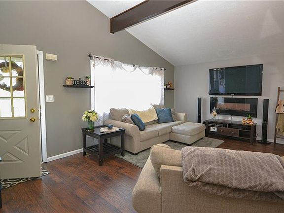 3rd image of 2418 Sherwin Dr