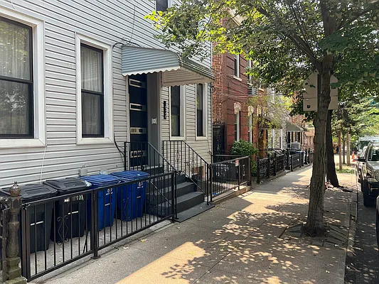 Rented by Pear NYC LLC | media 17