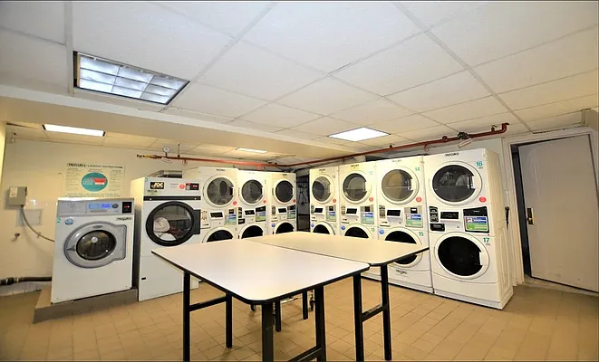 Rented by Manhattan Realty Group | media 11