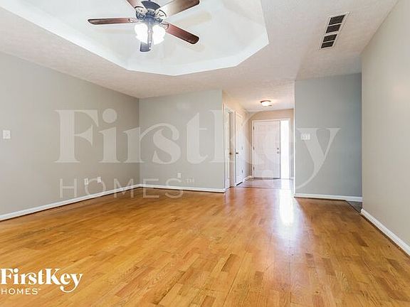 3rd image of 513 Ashton Manor Dr
