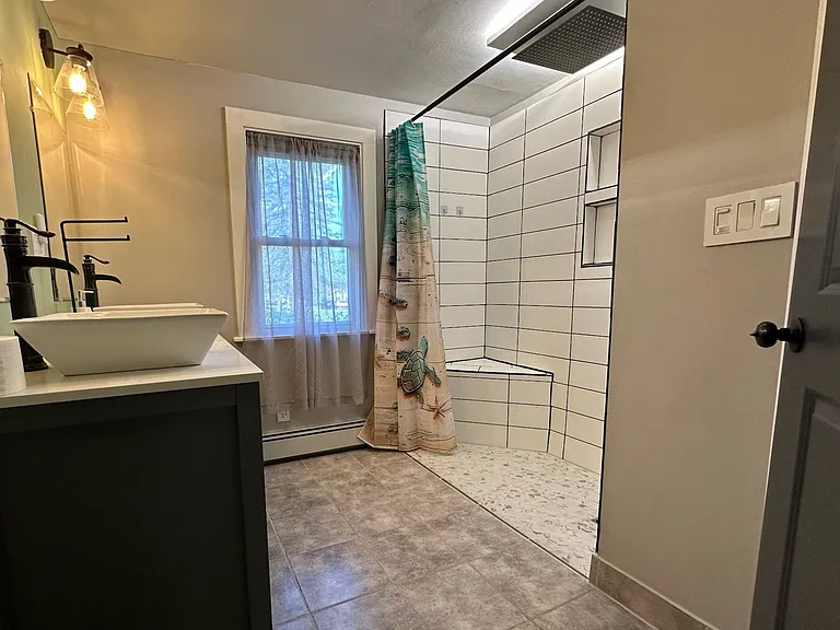 720 W Commerce Rd — Photo 9