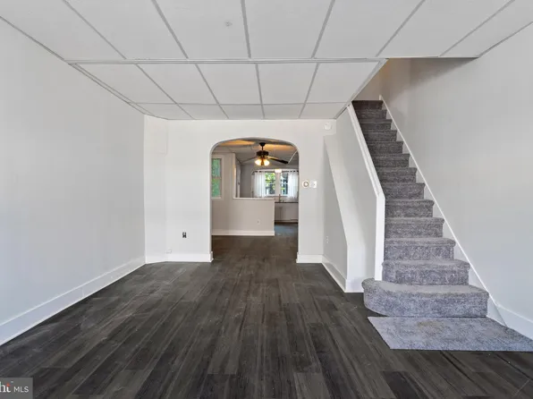 6532 Regent St, Philadelphia, PA 19142