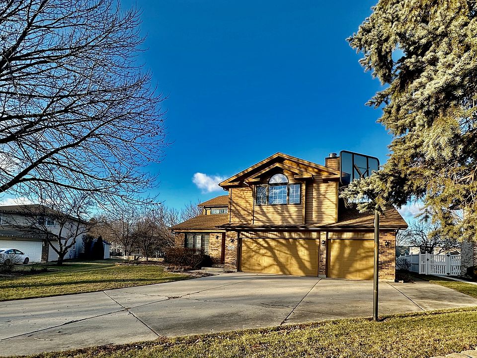 2nd image of 1720 Peach Ln