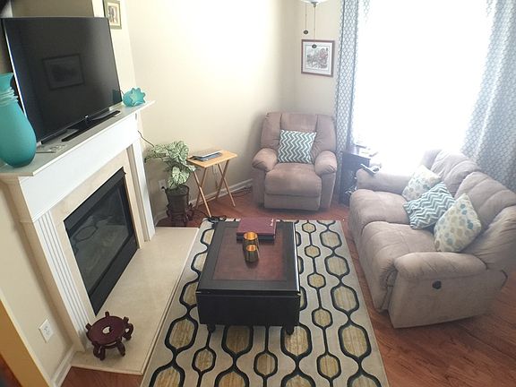 2nd image of 1805 Dunrobin Dr SE #33