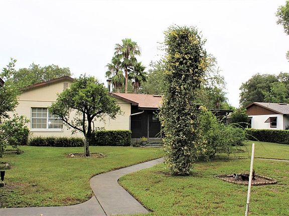 3rd image of 1128 Helen Dr