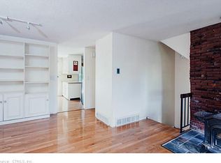 776 Long Hill Rd, Middletown, CT 06457