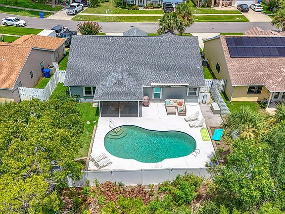 3rd image of 228 Summerwood Dr