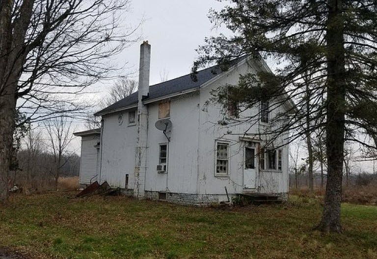 2nd image of 1523 Smith Ridge Rd