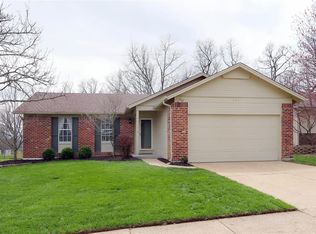 626 Rustic Valley Dr, Ballwin, MO 63021