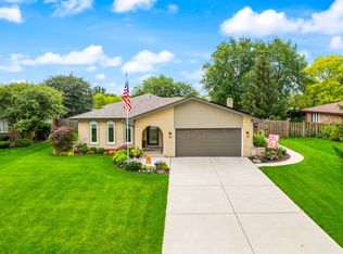 2411 Chippewa Ct, Lisle, IL 60532