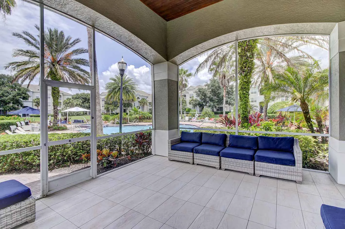 Tuscany Bay Apartments — Photo 2