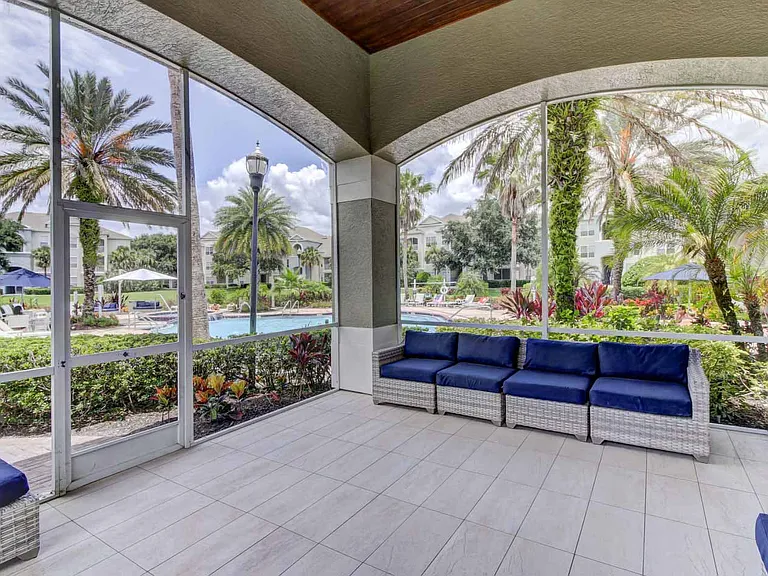 Tuscany Bay Apartments — Photo 2