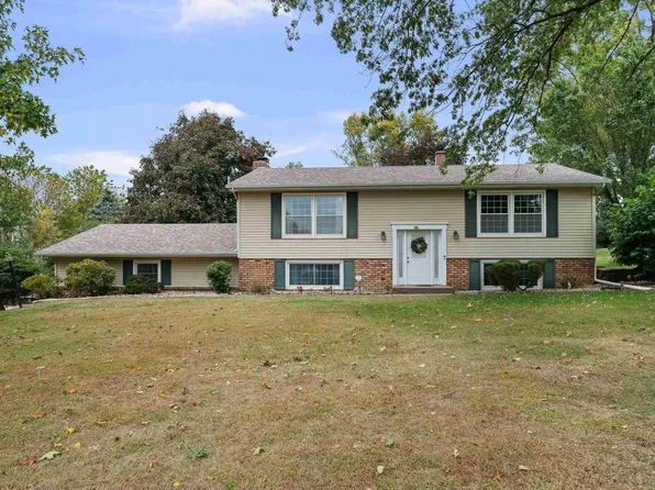 4836 W Pleasant St, Davenport, IA 52804
