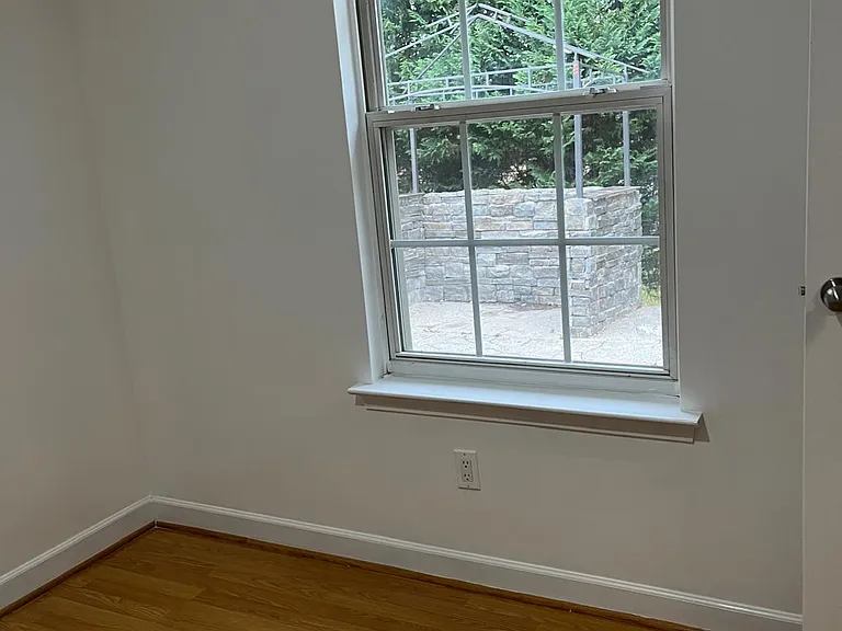 1819 Arlington Ave — Photo 7