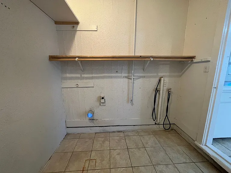 222 Ruslee St — Photo 10