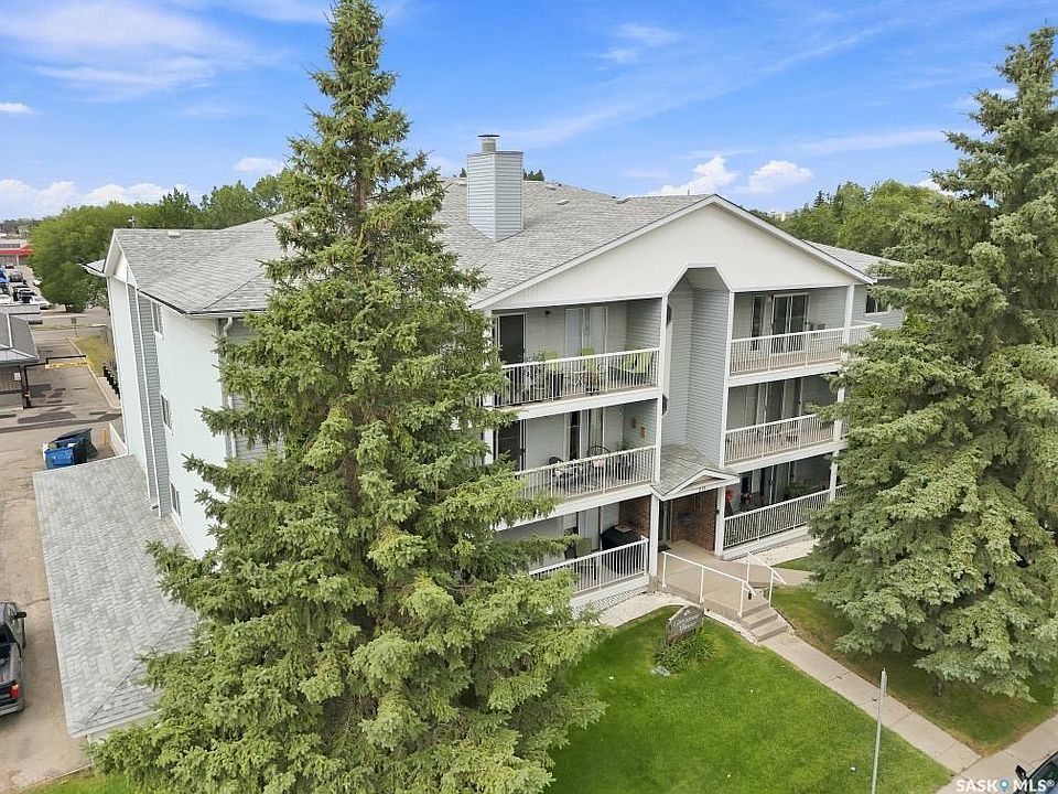 1st image of UNIT 203-918 Argyle AVENUE