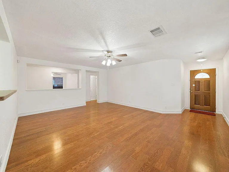 10215 Tiger Bay — Photo 10