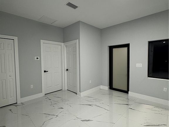 4th image of 1178 Ebers St E