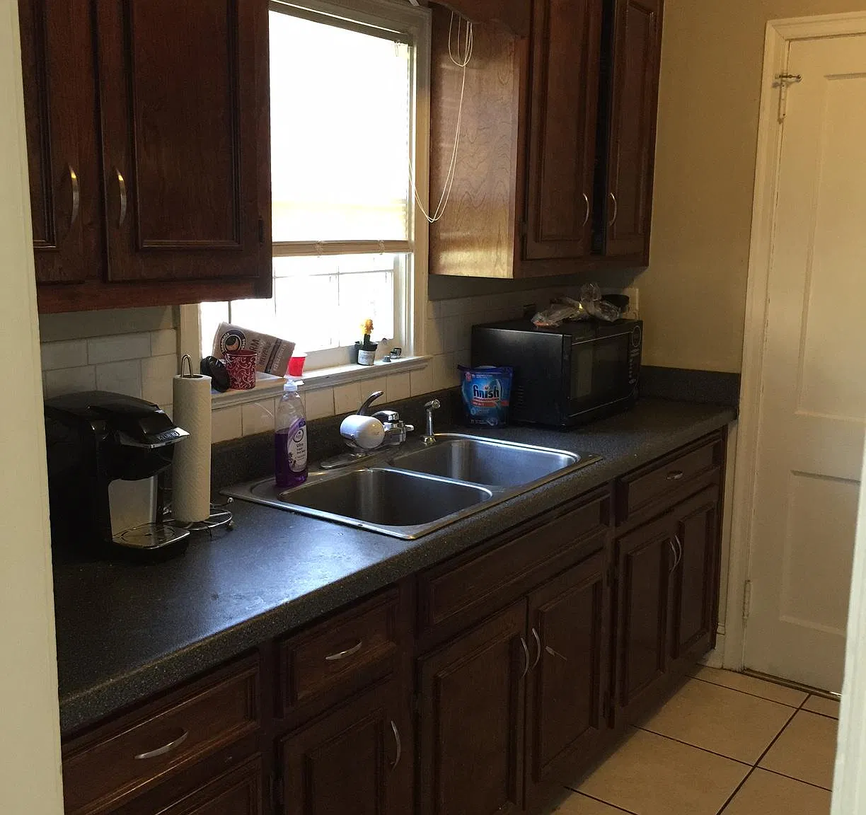3 bed, 982 sqft, $2,003 — Photo 2