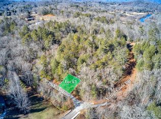 47 Village Cir E, Franklin, NC 28734