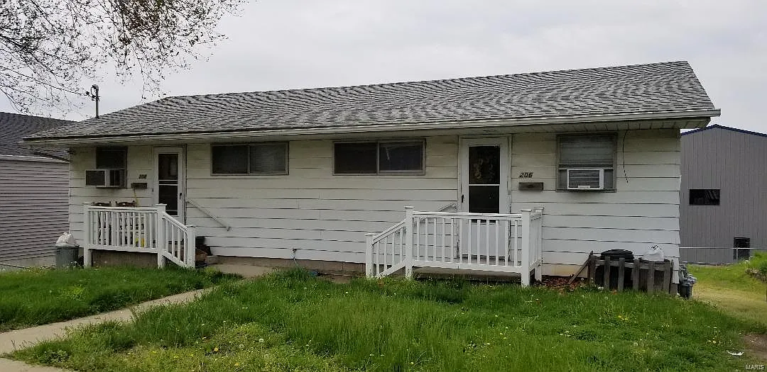 206 McCurdy St photo 1
